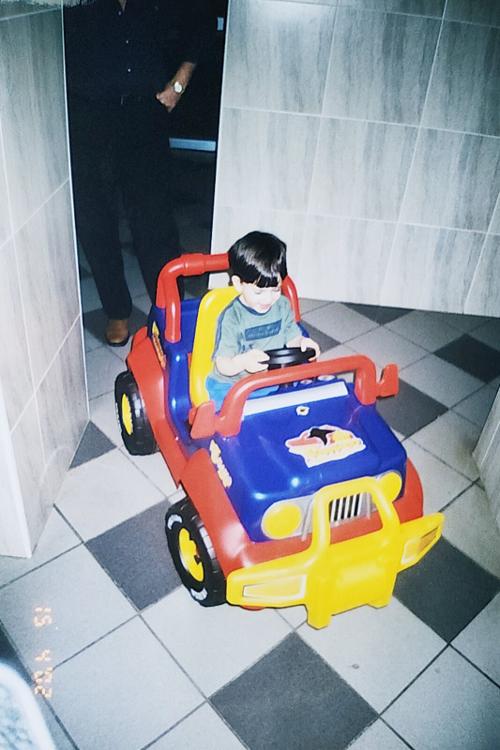Ben Benjamin Weissman, 15/04/2002
